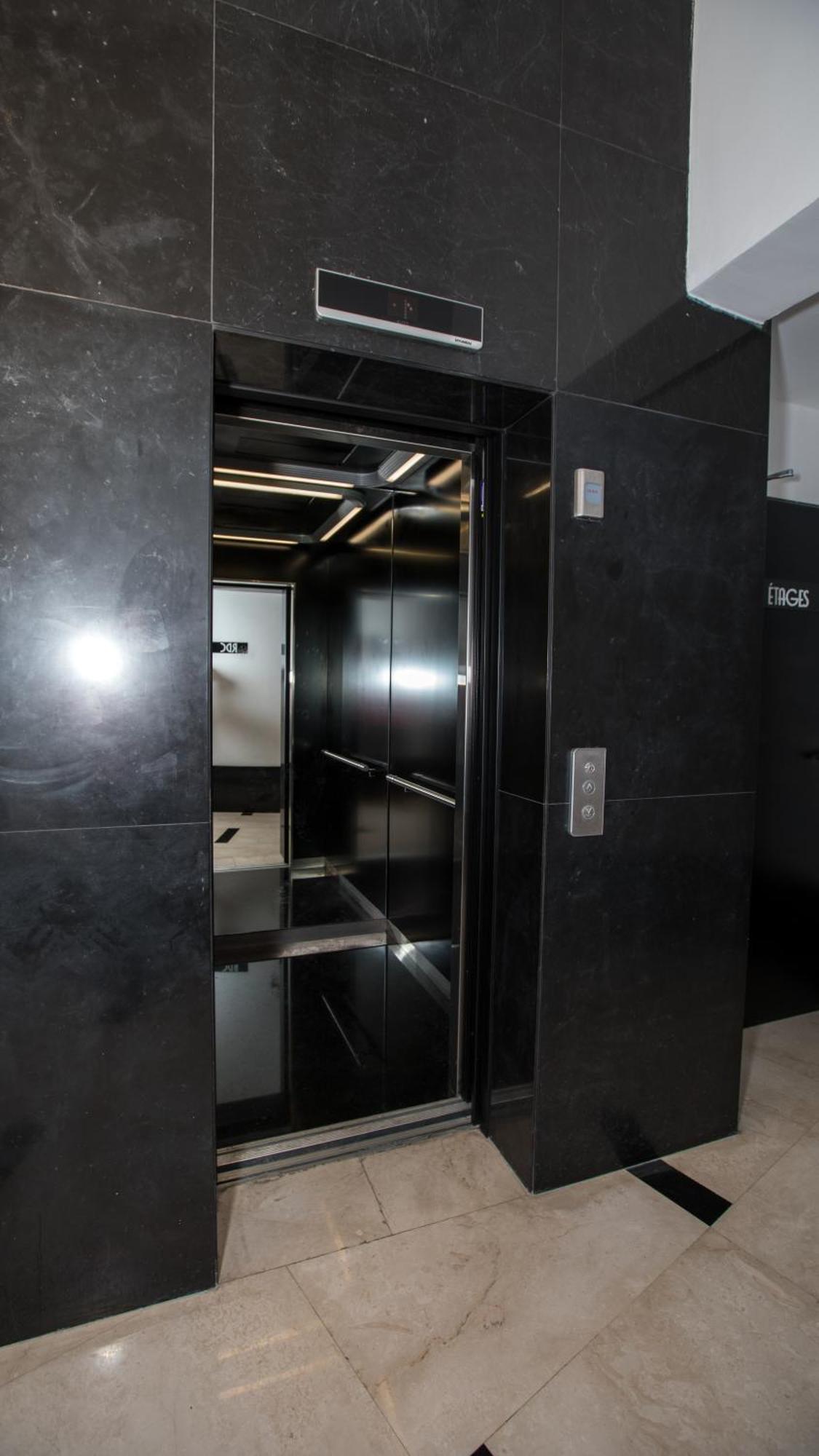 Haut Standing 2-Bedroom Apartment In Gauthier Casablanca Ngoại thất bức ảnh